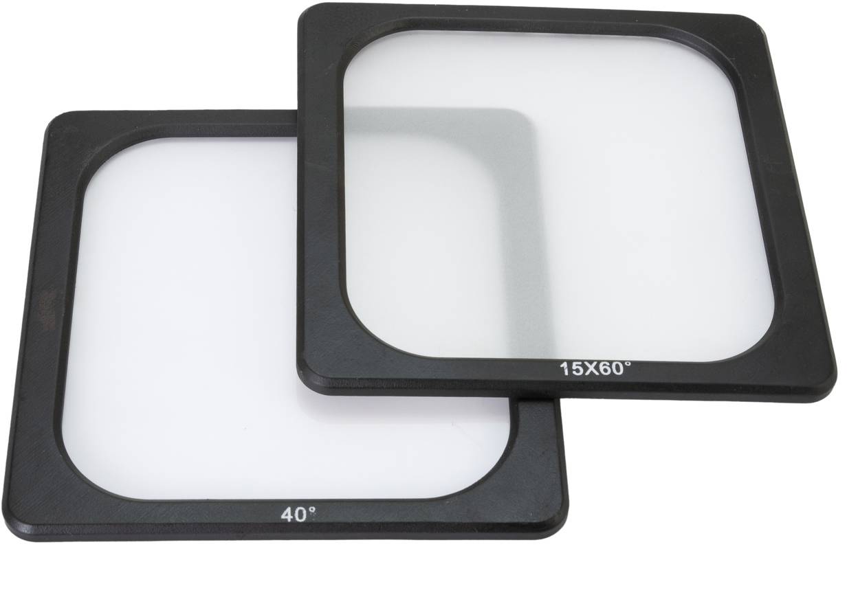 Dwa czarne kwadratowe ramki z białymi wstawkami, na których widnieje napis '15x60°' i '40°'; prawdopodobnie nasadki filtrowe.