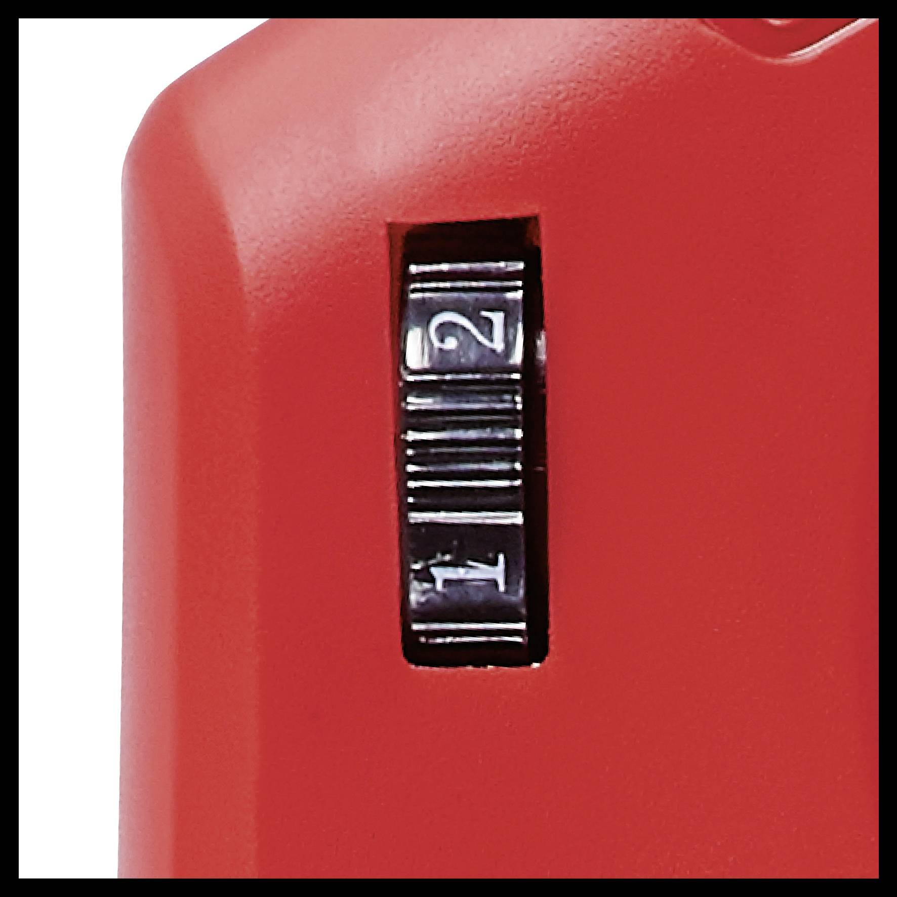 Czerwona walizka z zamkiem szyfrowym, wyświetlająca cyfry '1-2-3'.