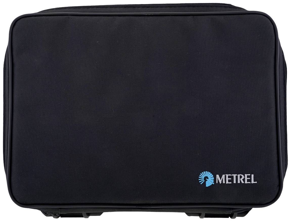 Czarna torba z logo 'METREL' w kolorach niebieskim i białym na przedniej stronie. Odpowiednia do przechowywania przyrządów pomiarowych lub narzędzi.