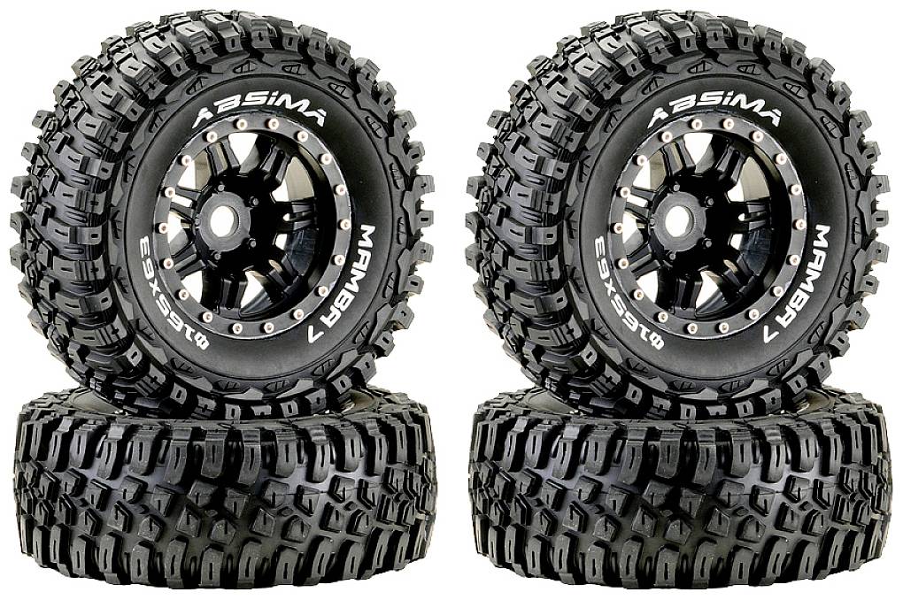 Dwa stosy po trzy wytrzymałe opony terenowe RC z wyrazistym bieżnikiem, idealne do pojazdów terenowych.