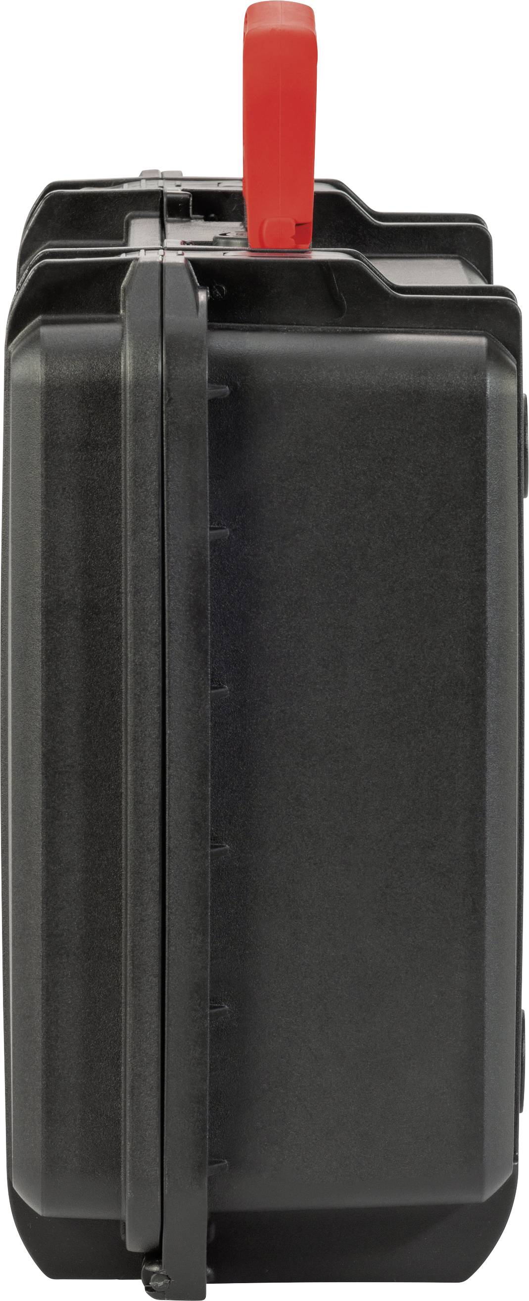Czarny plastikowy kufer z czerwonym uchwytem od góry, widok z boku.