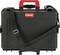 Czarny walizka narzędziowa z czerwonym uchwytem i czarnym paskiem do przenoszenia, marki 'Parat', o prostokątnym kształcie, o wytrzymałej konstrukcji.