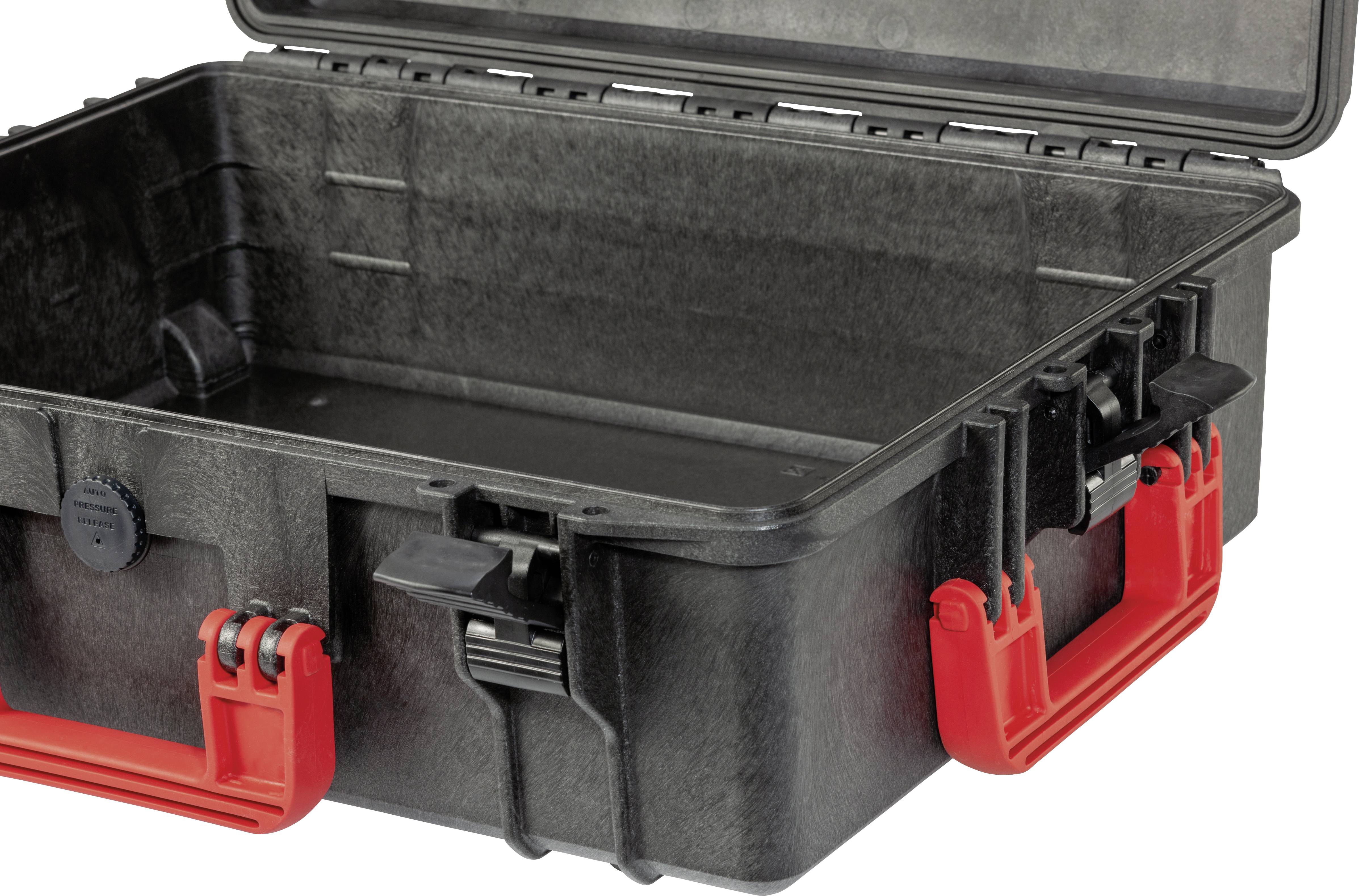 Otwarty, pusty czarny kufer na narzędzia z czerwonymi uchwytami, idealny do bezpiecznego przechowywania i transportu narzędzi.