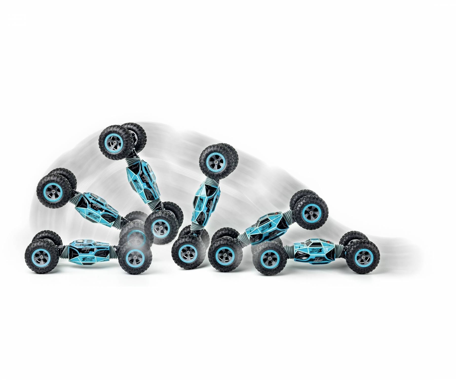 Zdalnie sterowany samochód w jasnoniebieskim kolorze z czarnymi kołami skacze w sekwencji ruchów, które prezentują dynamiczną akcję.