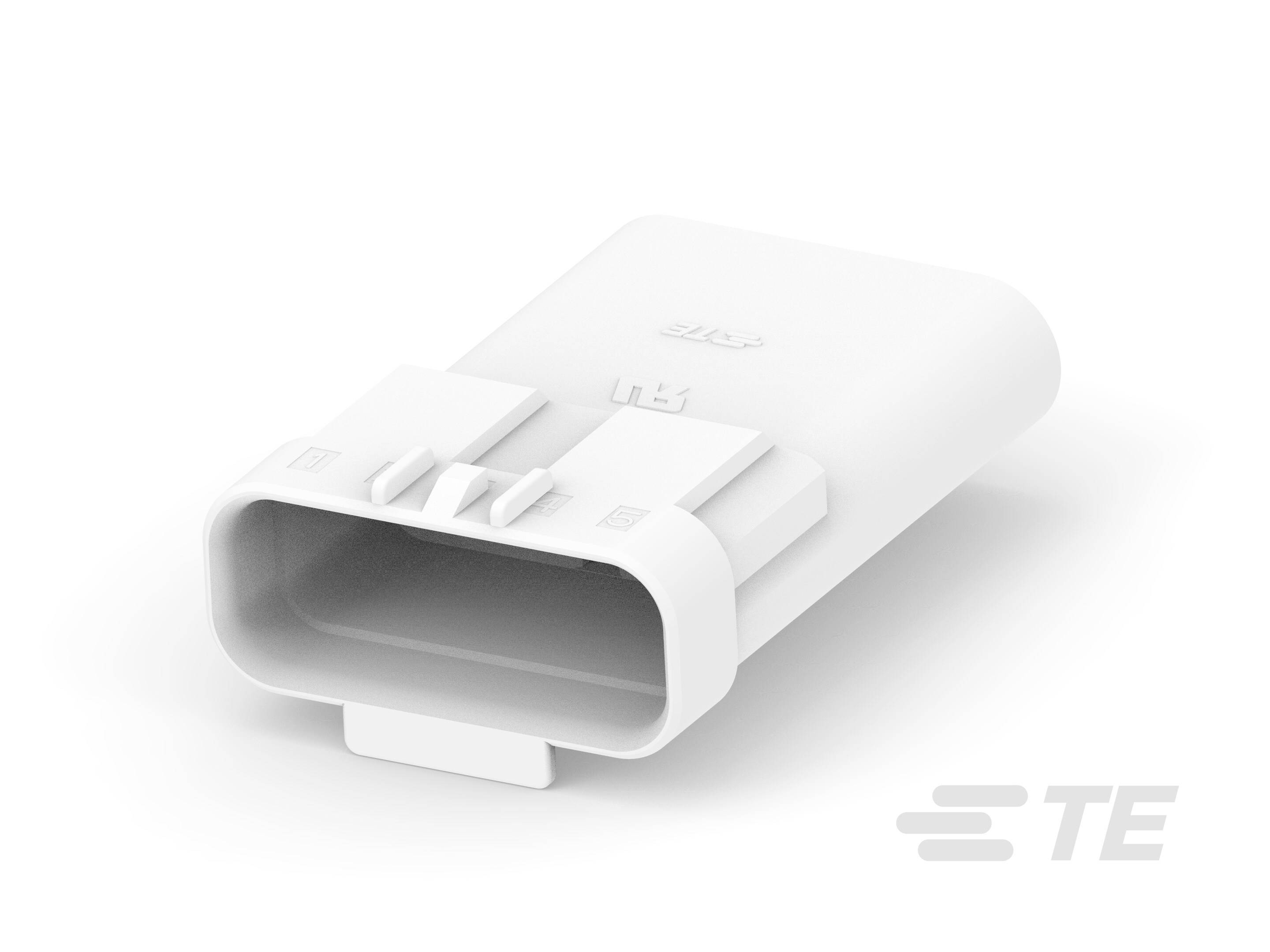 Biała plastikowa osłona do złącza elektrycznego, o prostokątnym kształcie, wyposażona w dwa boczne zatrzaski; przeznaczona do ochrony i izolacji w zastosowaniach elektrycznych.