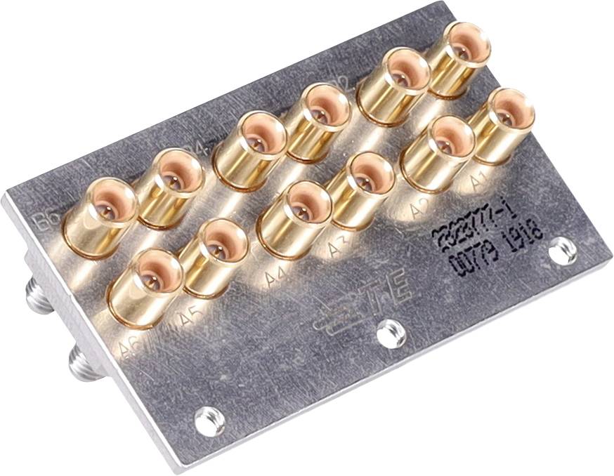 Metalowy złączacz z 12 pozłacanymi gniazdami oznaczonymi od A1 do B6 na metalowej płytce, prawdopodobnie do zastosowań elektronicznych lub sieciowych.