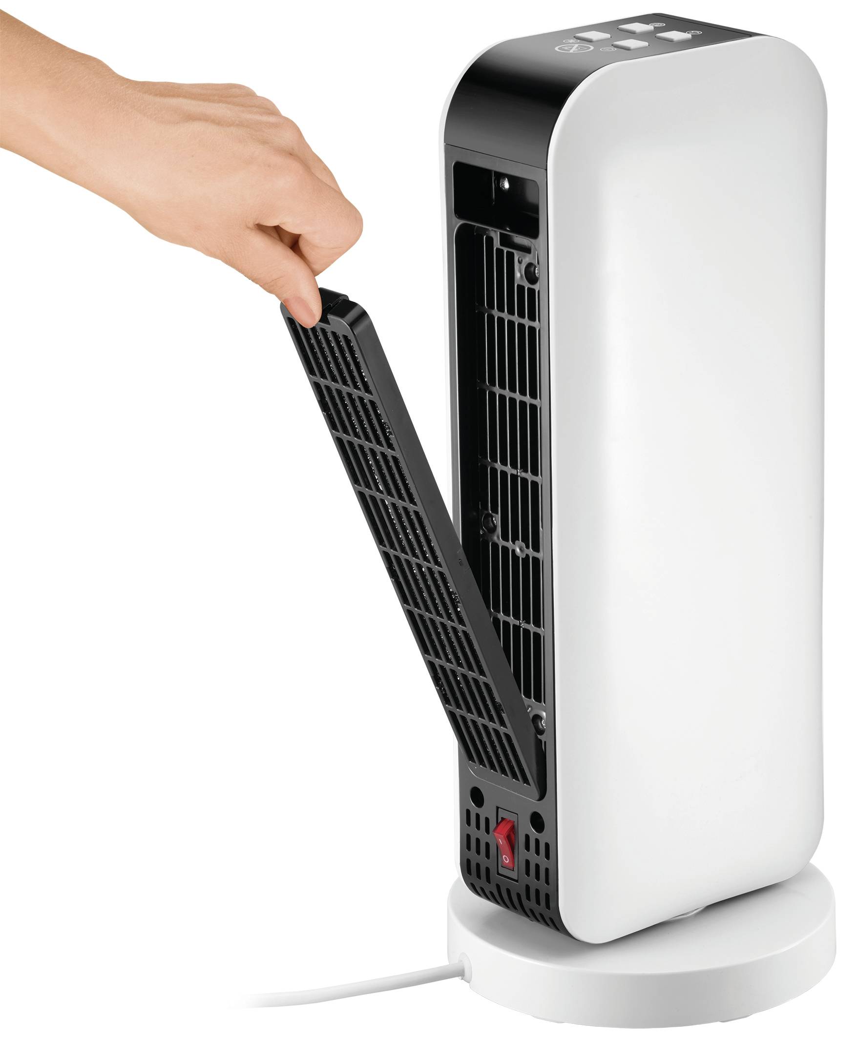 Osoba wymienia filtr białego oczyszczacza powietrza. Ręka trzyma stary filtr, który został wyjęty z urządzenia.