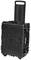 Czarny, wytrzymały walizka na kółkach z wysuwaną rączką, idealna do bezpiecznego transportu delikatnego sprzętu.