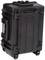 Czarny walizka na kółkach z twardą skorupą o wytrzymałej konstrukcji, doskonała do bezpiecznego przewożenia delikatnego sprzętu.