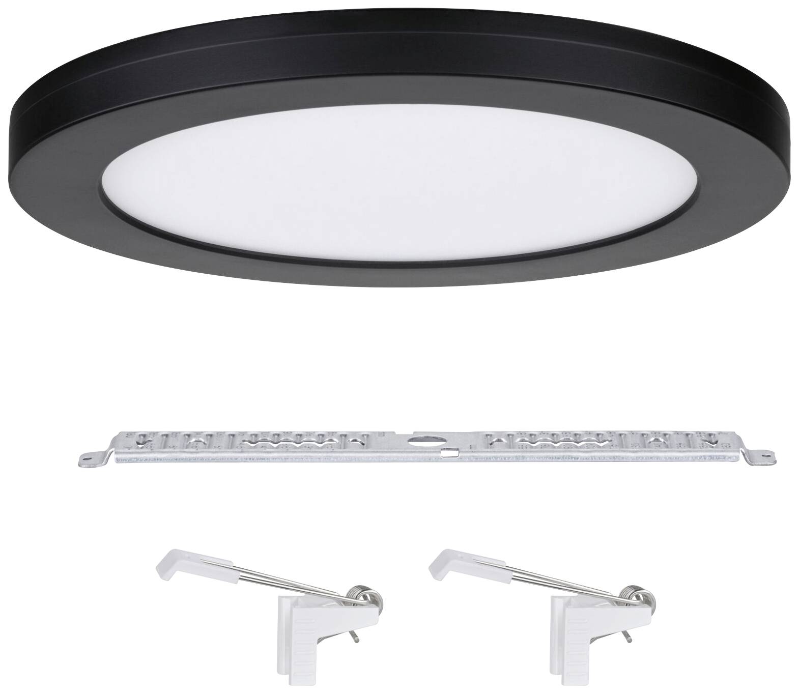 Okrągła czarna sufitowa lampa LED z białą powierzchnią świecącą. Obok leżą dwie obejmy montażowe oraz metalowy uchwyt.