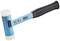 Młotek gumowy z niebieskim metalowym uchwytem i czarnym, żebrowanym chwytem. Głowica młotka posiada białe plastikowe końcówki.