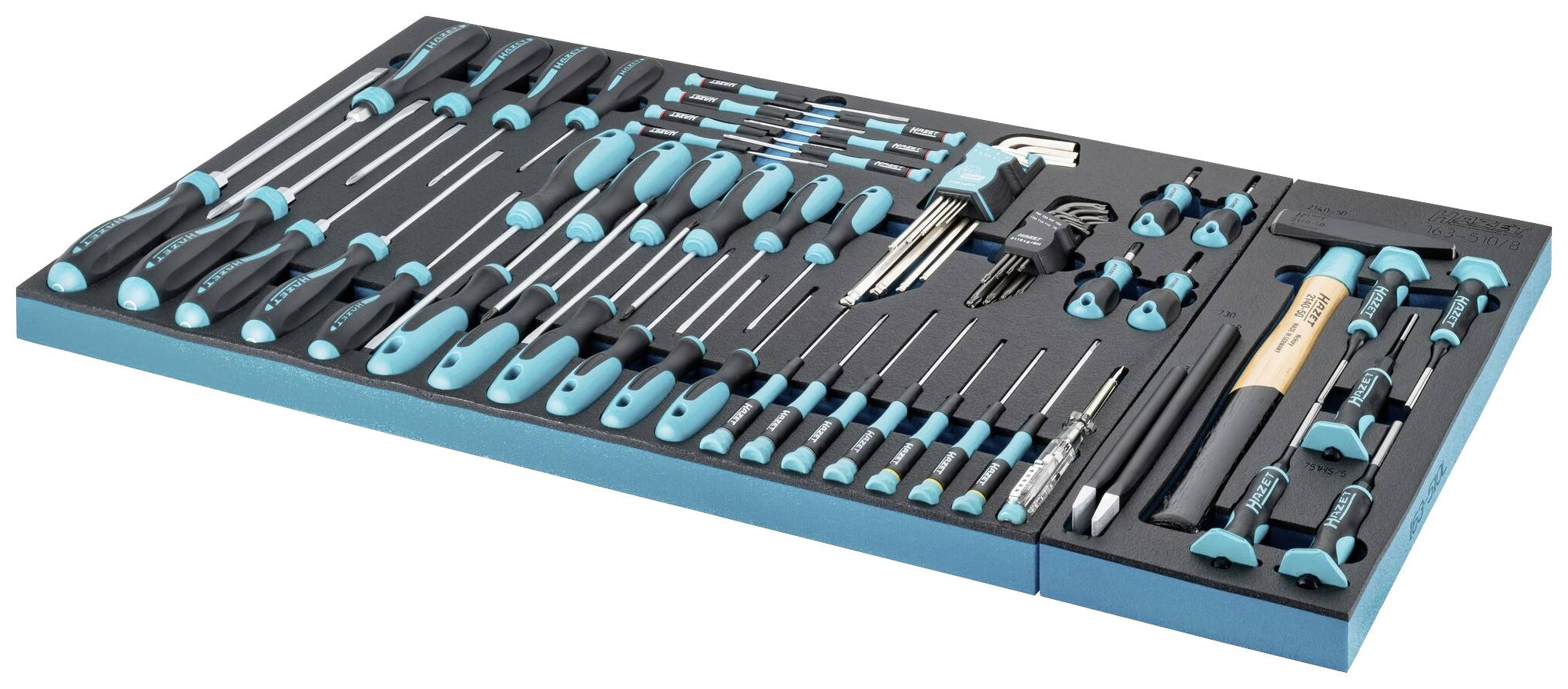 Zestaw narzędzi z różnymi śrubokrętami, kluczami i młotkiem, starannie ułożony w wyściółce z pianki.