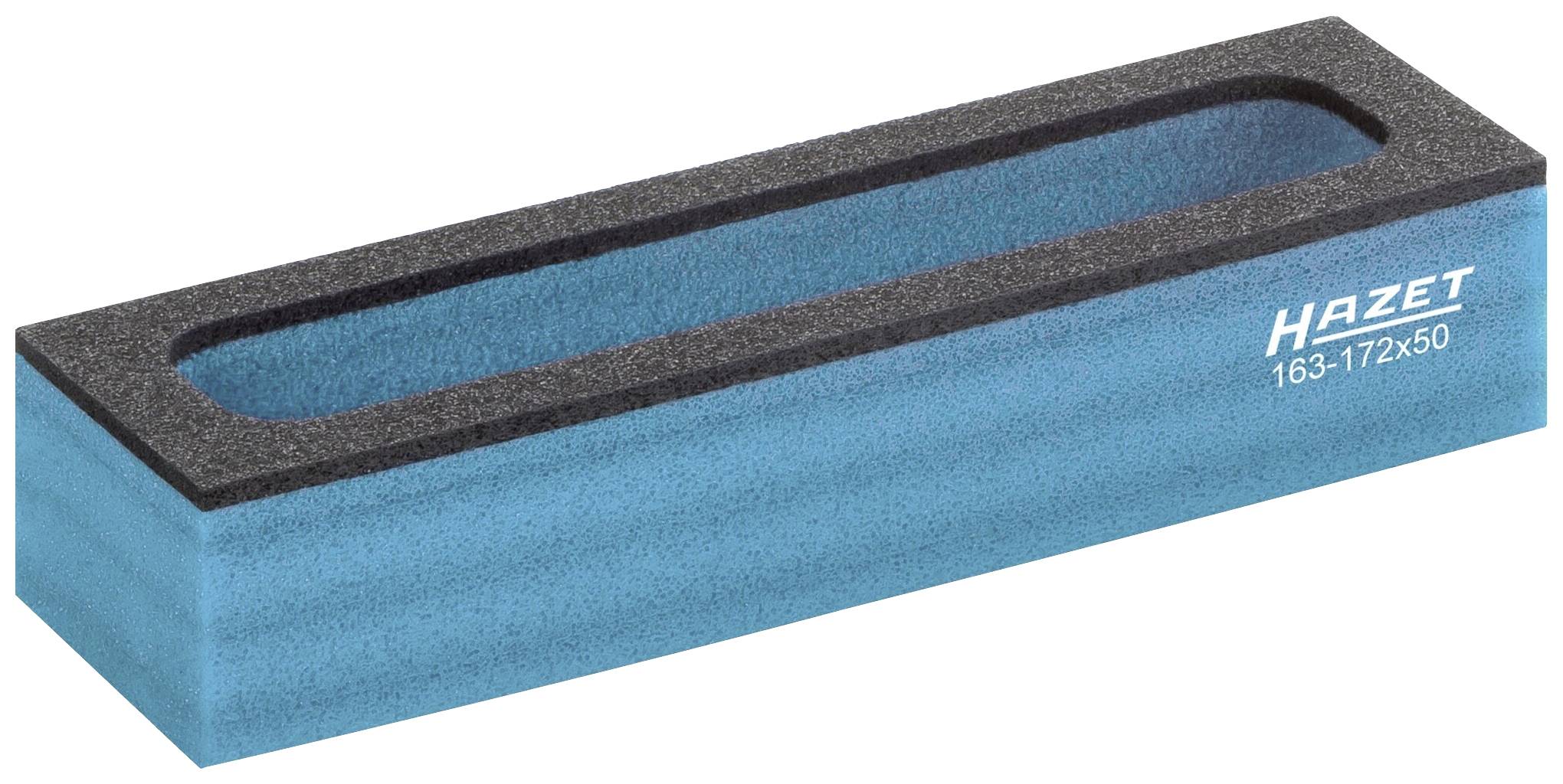 Prostokątny blok z pianki z centralnym wycięciem, niebieską podstawą i czarną krawędzią, z napisem 'HAZET'.
