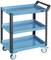 Niebieski, trzypiętrowy wózek warsztatowy z metalu na kółkach z czarną rączką, przeznaczony do przechowywania narzędzi.