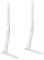 Dwa białe, regulowane stojaki metalowe z otworami na śruby, odpowiednie do montażu telewizorów lub monitorów.