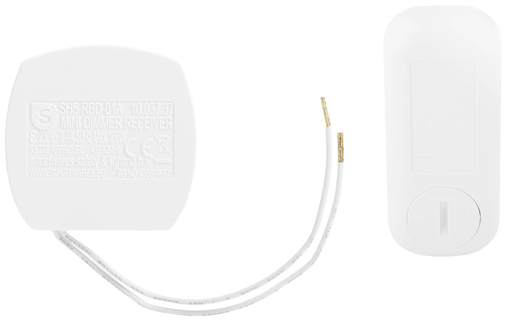 Odbiornik mini ściemniacza z przewodami i odpowiednim obudową. Przeznaczony do sterowania oświetleniem w środowiskach inteligentnego domu.