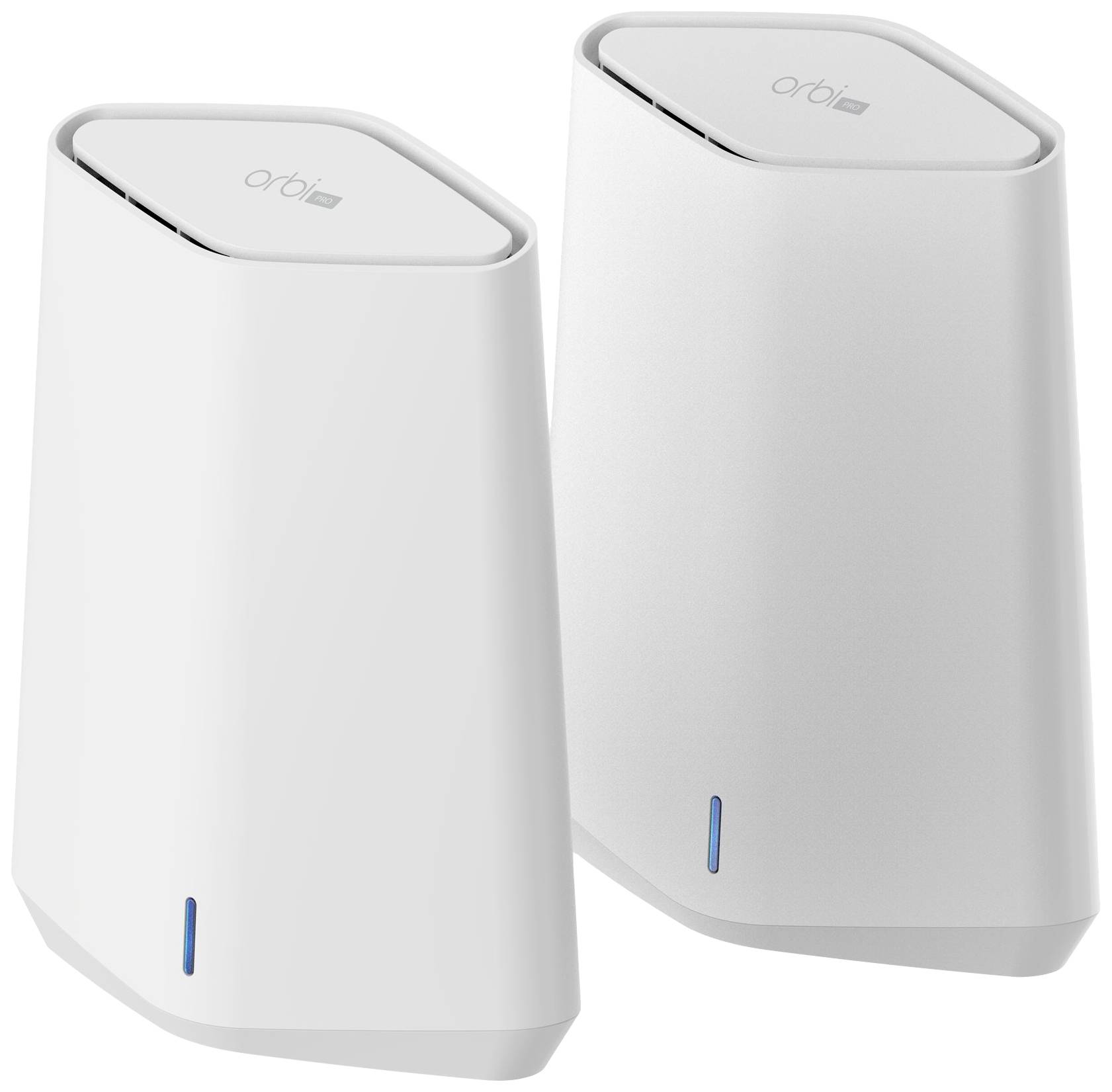 Dwa białe, nowoczesne routery Wi-Fi o zaokrąglonych krawędziach z małymi niebieskimi diodami LED na spodzie, oznaczone napisem 'Orbi'.