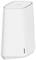 Biały, wieżowaty router Wi-Fi z małą niebieską diodą LED na dolnej części.