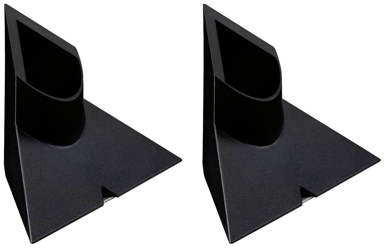 Dwa czarne plastikowe stojaki w kształcie trójkąta z wycięciami do umieszczania przedmiotów.