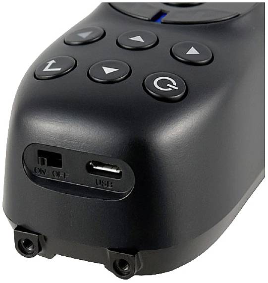 Tylna strona pilota zdalnego sterowania z gniazdem USB i przełącznikiem włączania/wyłączania. Kilka przycisków jest widocznych u góry.