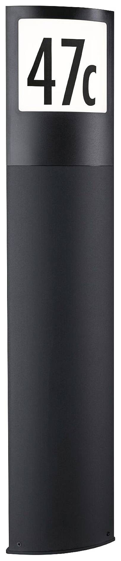 'Stylowy, czarny kinkiet z białą, świecącą tabliczką wskazującą numer '47c'.'