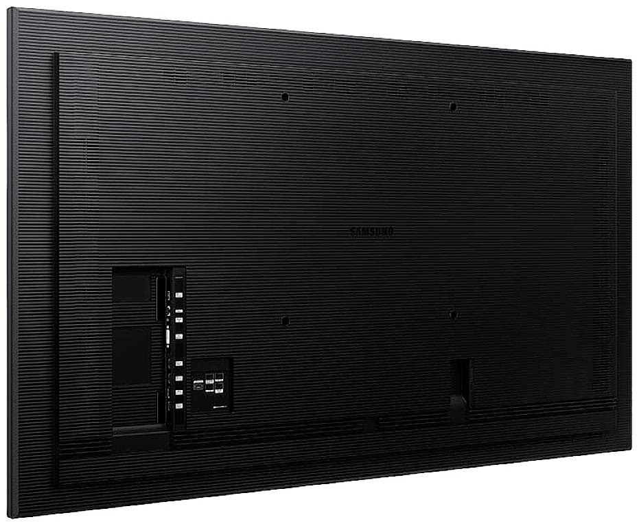 Ten rysunek przedstawia tylną stronę czarnego telewizora płaskiego, z wieloma opcjami podłączenia, takimi jak HDMI i USB.