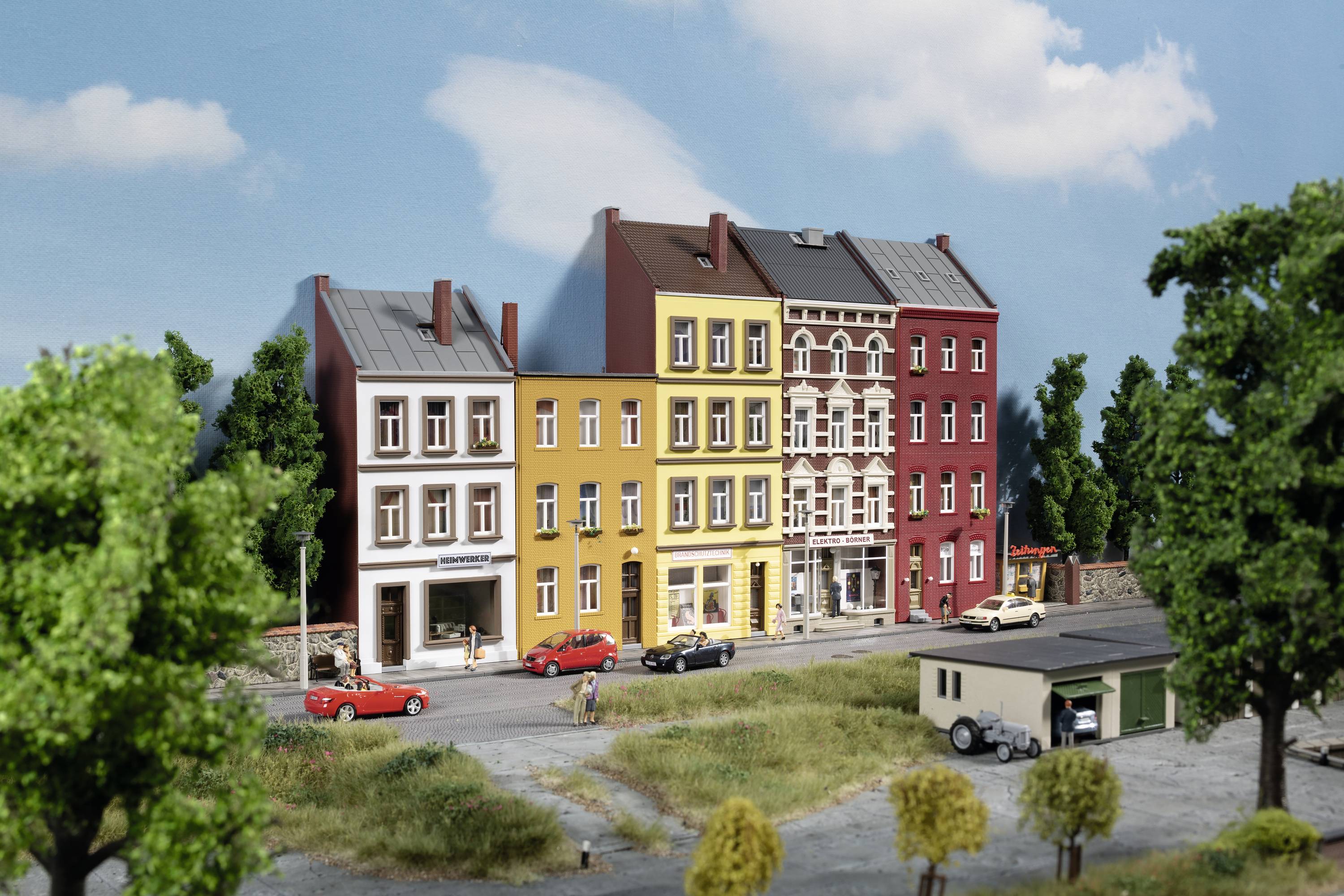 Будинки з барельєфом Schmidtstraße 18/20/22/24/26 Комплект для складання Auhagen 11467 H0 1 шт.