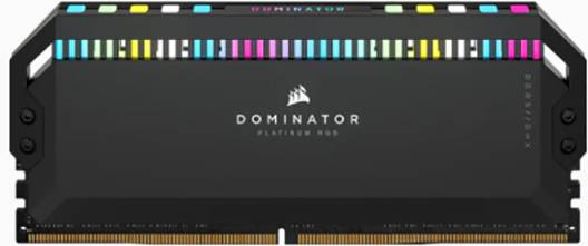 Moduł RAM z kolorowym podświetleniem LED, czarną obudową i napisem 'Dominator Platinum RGB'.