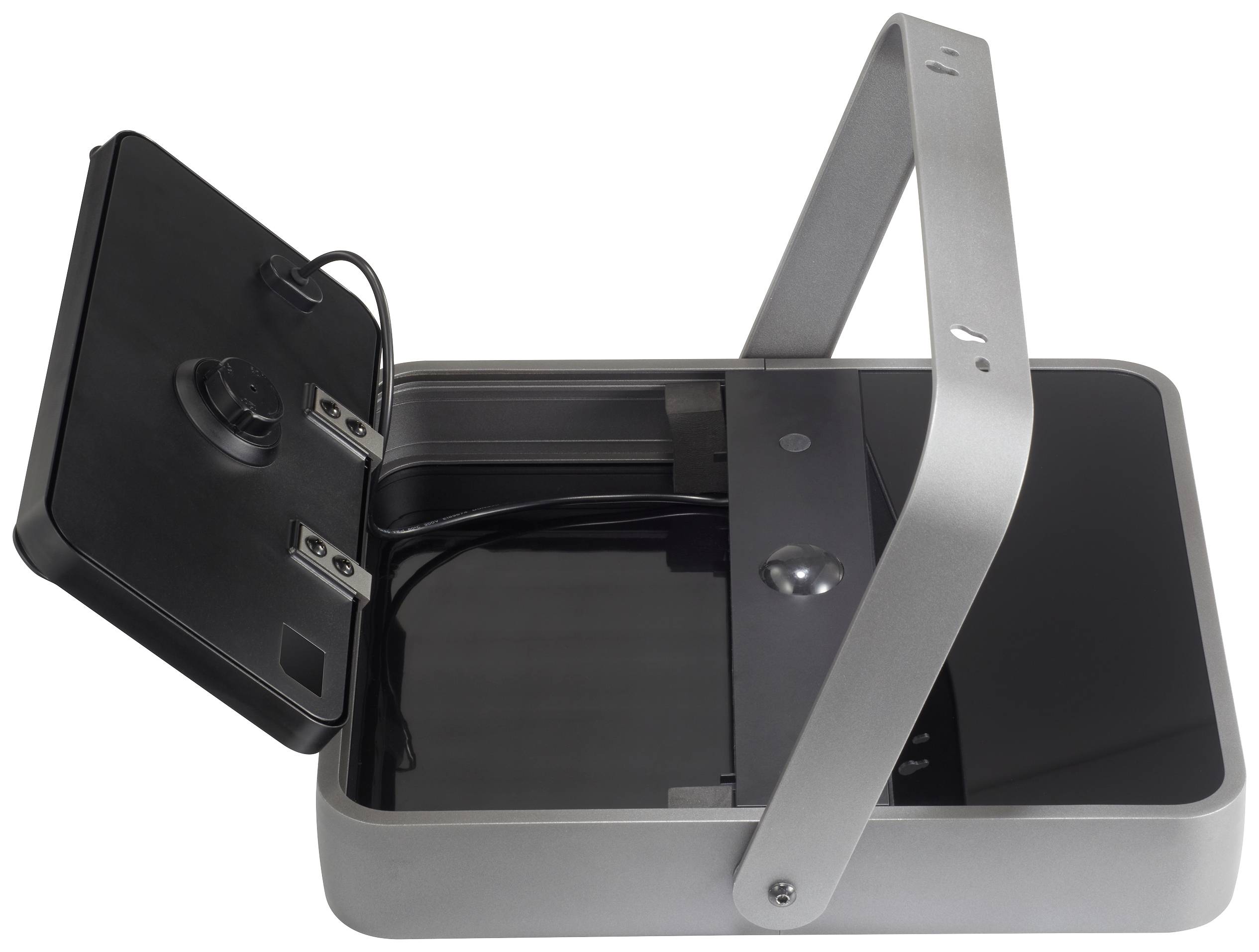 Prostokątna metalowa obudowa z odkrytą pokrywą, która ukazuje dwa czarne złącza i przewody. Nadaje się do instalacji elektrycznych.