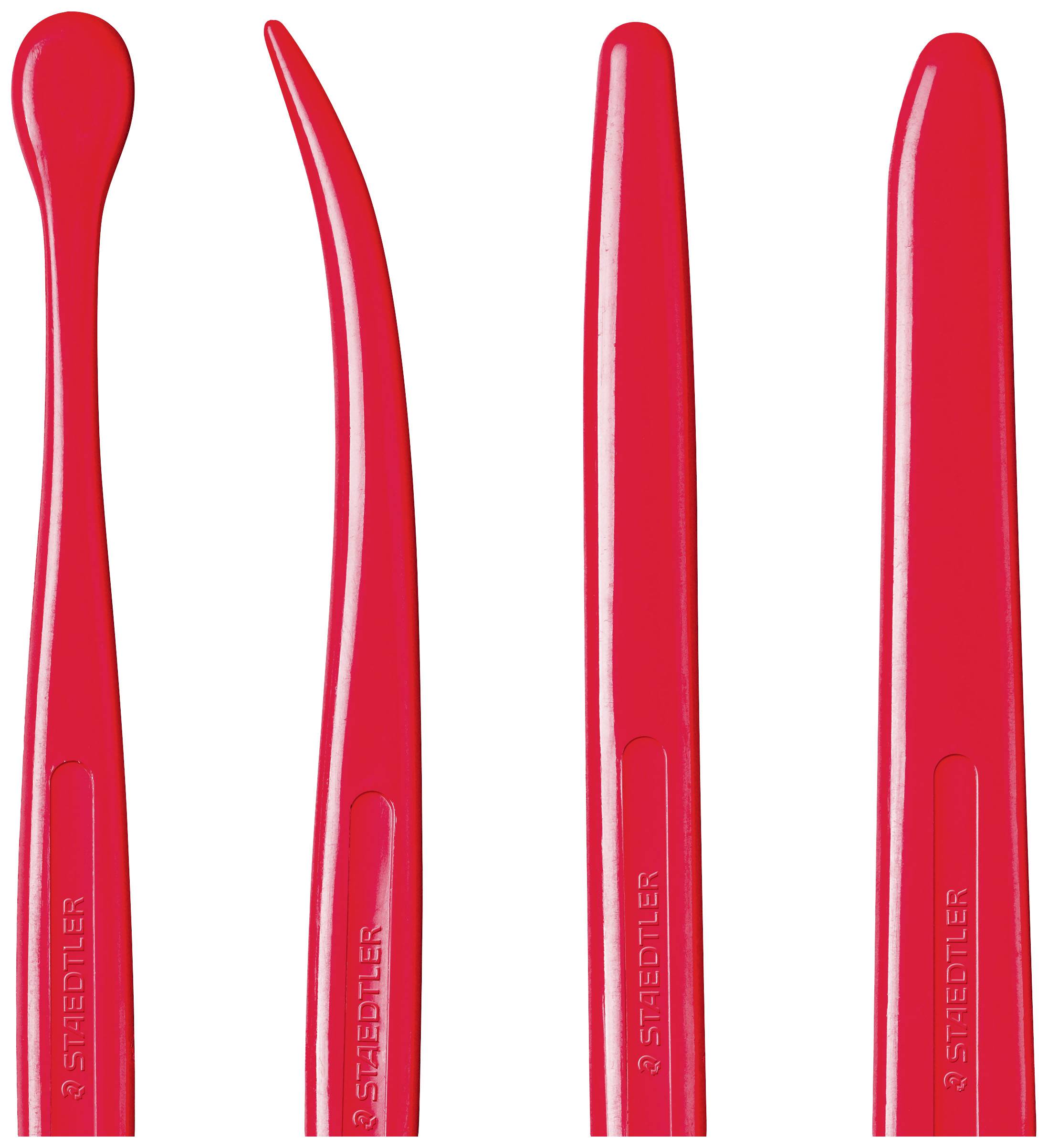 Cztery czerwone, różnie ukształtowane narzędzia modelarskie ułożone obok siebie. Przydatne do pracy z ceramiką lub tkaniną.