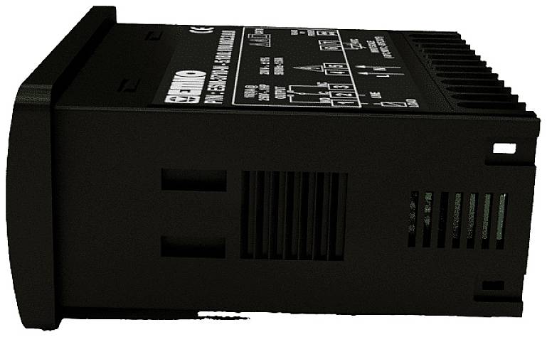 Czarny elektroniczny regulator temperatury z wyświetlaczem cyfrowym i wieloma opcjami ustawień do systemów monitorowania temperatury.