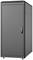 Szary szafka serwerowa z zamkniętymi drzwiami, odpowiednia do przechowywania sprzętu informatycznego.