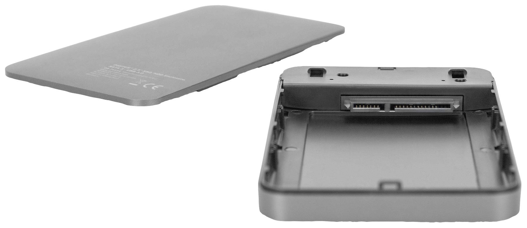 Obudowa dysku twardego 2,5-calowego, przedstawiona w widoku otwartym i zamkniętym. Widoczny slot na dysk twardy oraz złącze.