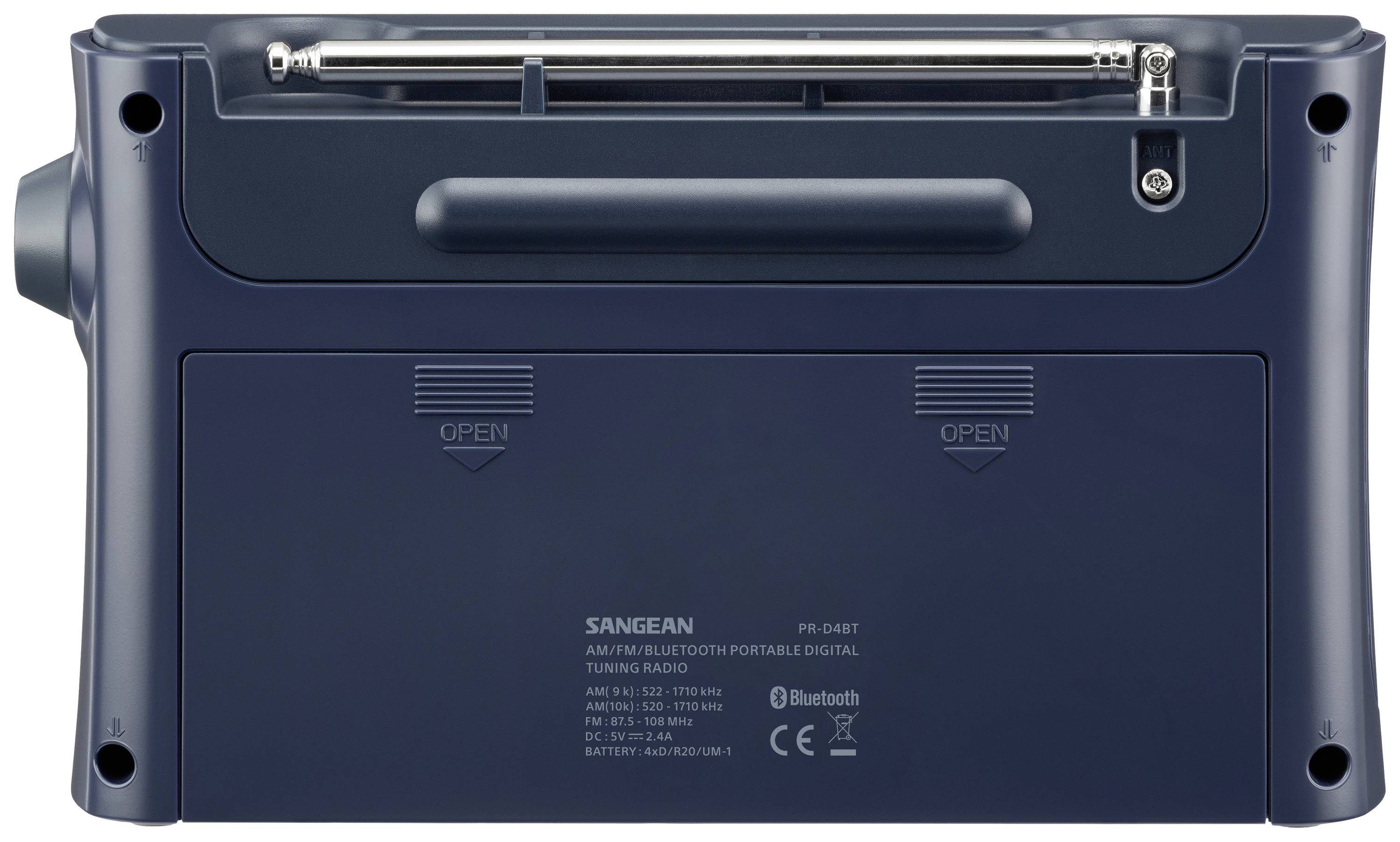 Tylna strona przenośnego radia cyfrowego z anteną. Napis: 'Sangean PR-D4BT' z technicznymi specyfikacjami i symbolem Bluetooth.