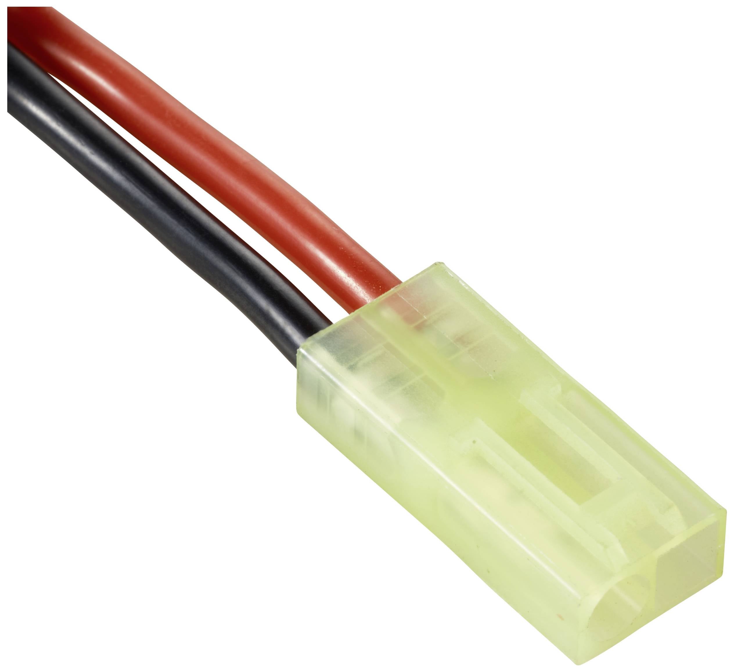 Wtyczka Tamiya z dwoma przewodami, czerwonym i czarnym, wyeksponowana na białym tle.