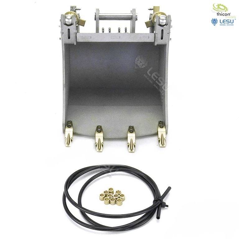 'Ilustracja szarej łopaty z pięcioma zębami, czarnym wężem i kilkoma małymi mosiężnymi okuciami.'