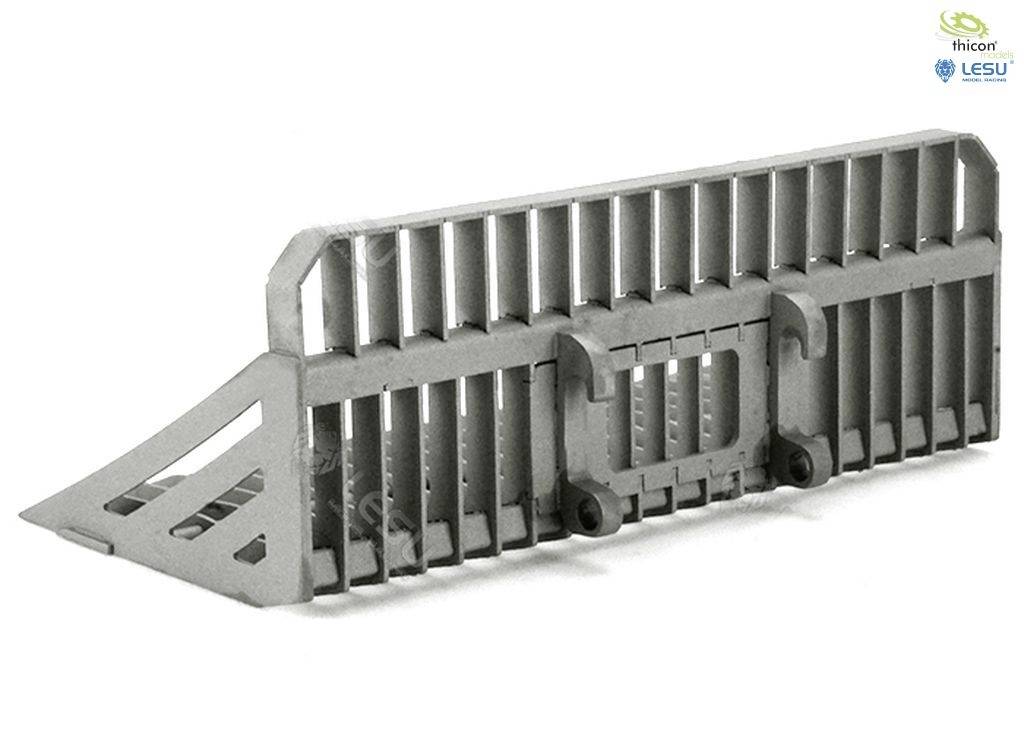 Szare metalowe siatki z wzmocnieniami bocznymi. W prawym górnym rogu widoczne są logo 'ithori' i 'LESU'.