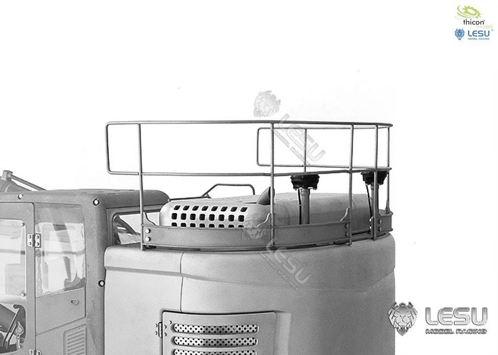 Miniaturowy samochód ciężarowy z otwartą ramą ochronną na górze. Nazwa marki jest przedstawiona w prawym dolnym rogu.