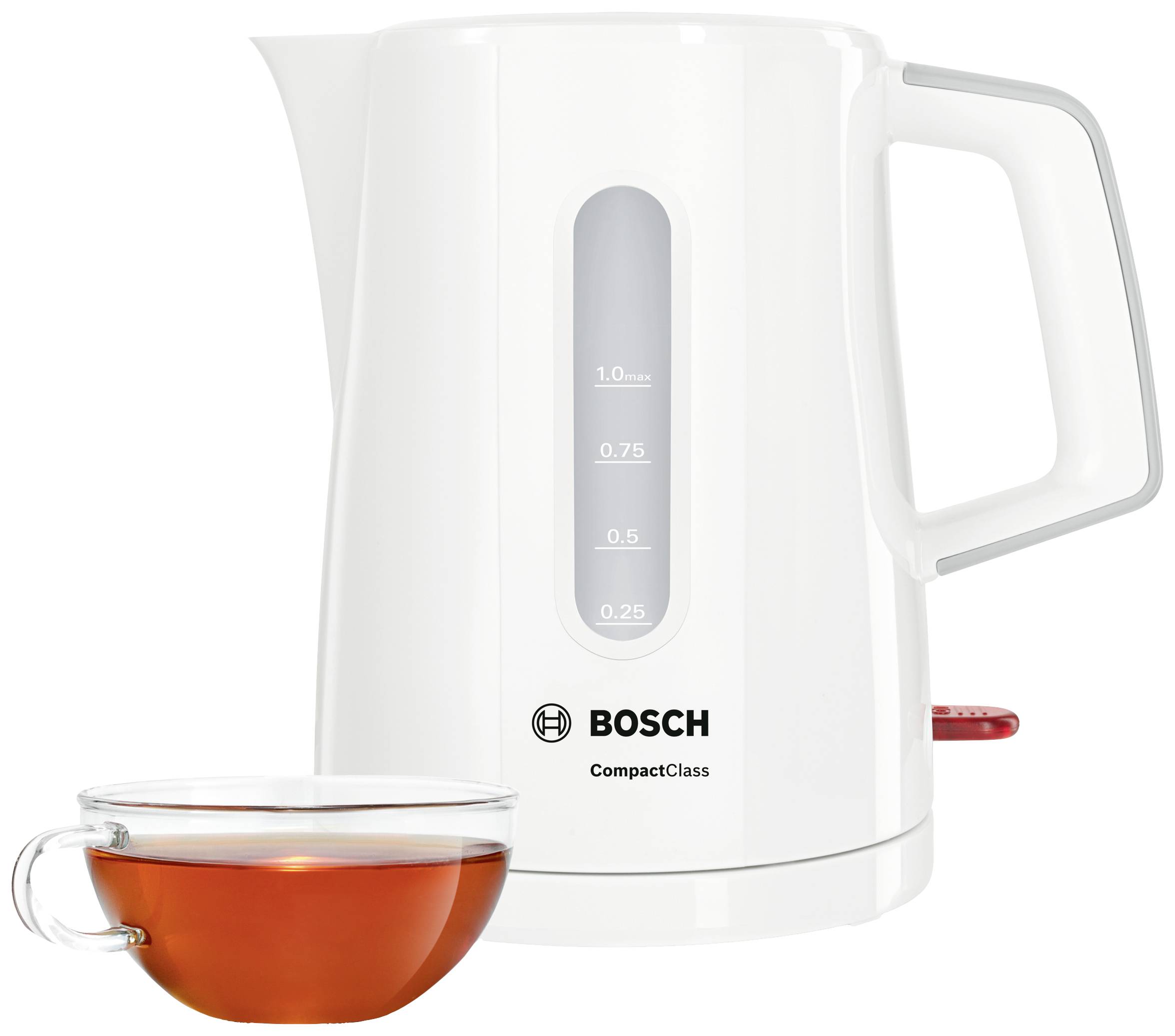 Biały czajnik marki Bosch stoi obok szklanej filiżanki z herbatą. Stan wody jest widoczny na boku czajnika.