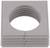 Szary, czworokątny, prążkowany element z tworzywa sztucznego z okrągłym, otwartym centrum i poziomą linią u dołu.