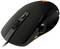 Czarna mysz komputerowa z rolką przewijania i dwoma przyciskami na górnej powierzchni. Przewodowa; prosta, ergonomiczna forma.