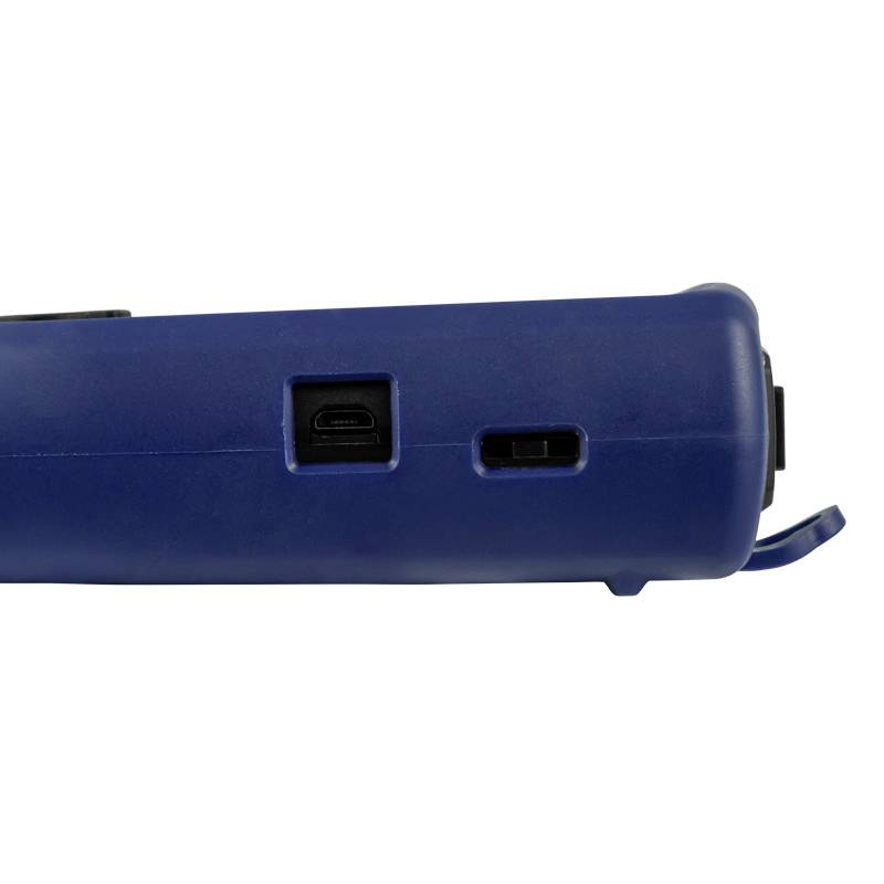 Niebieskie urządzenie elektroniczne, widok z boku, z gniazdem USB i przełącznikiem suwakowym.