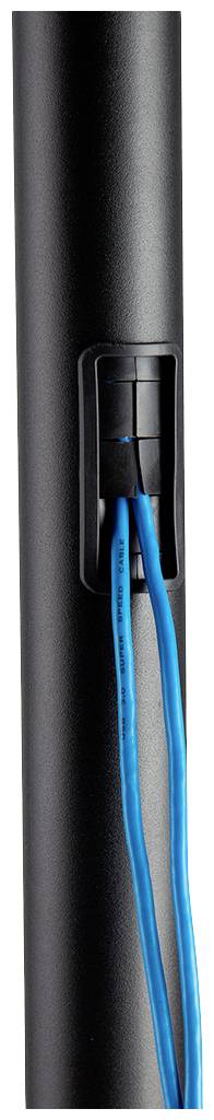 Czarny system zarządzania kablami z niebieskimi kablami, starannie prowadzonymi przez pionowy otwór.