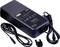 Czarny zasilacz z przewodem, wtyczką i specyfikacjami technicznymi na górnej powierzchni. Odpowiedni do urządzeń elektronicznych.