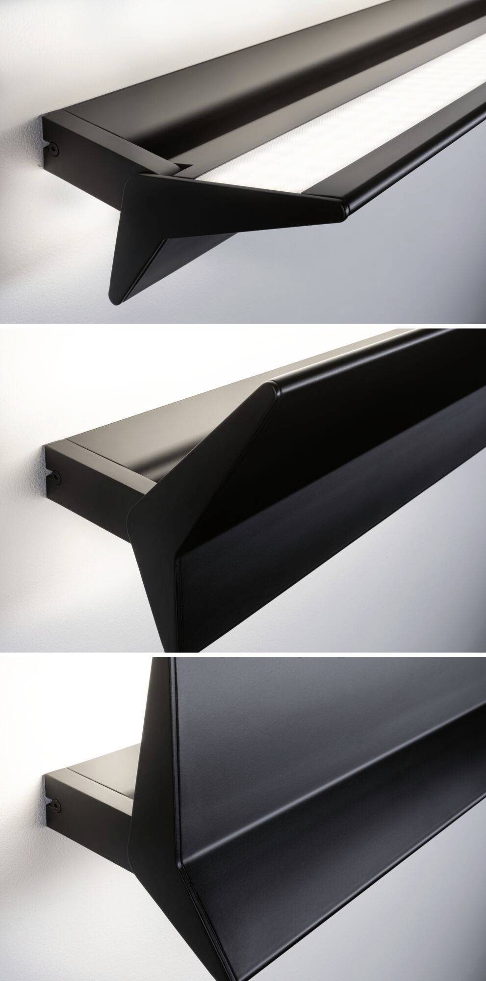 Trzy ujęcia nowoczesnej, czarnej półki ściennej z trójkątnym mocowaniem. Idealna do stylowej prezentacji przedmiotów.