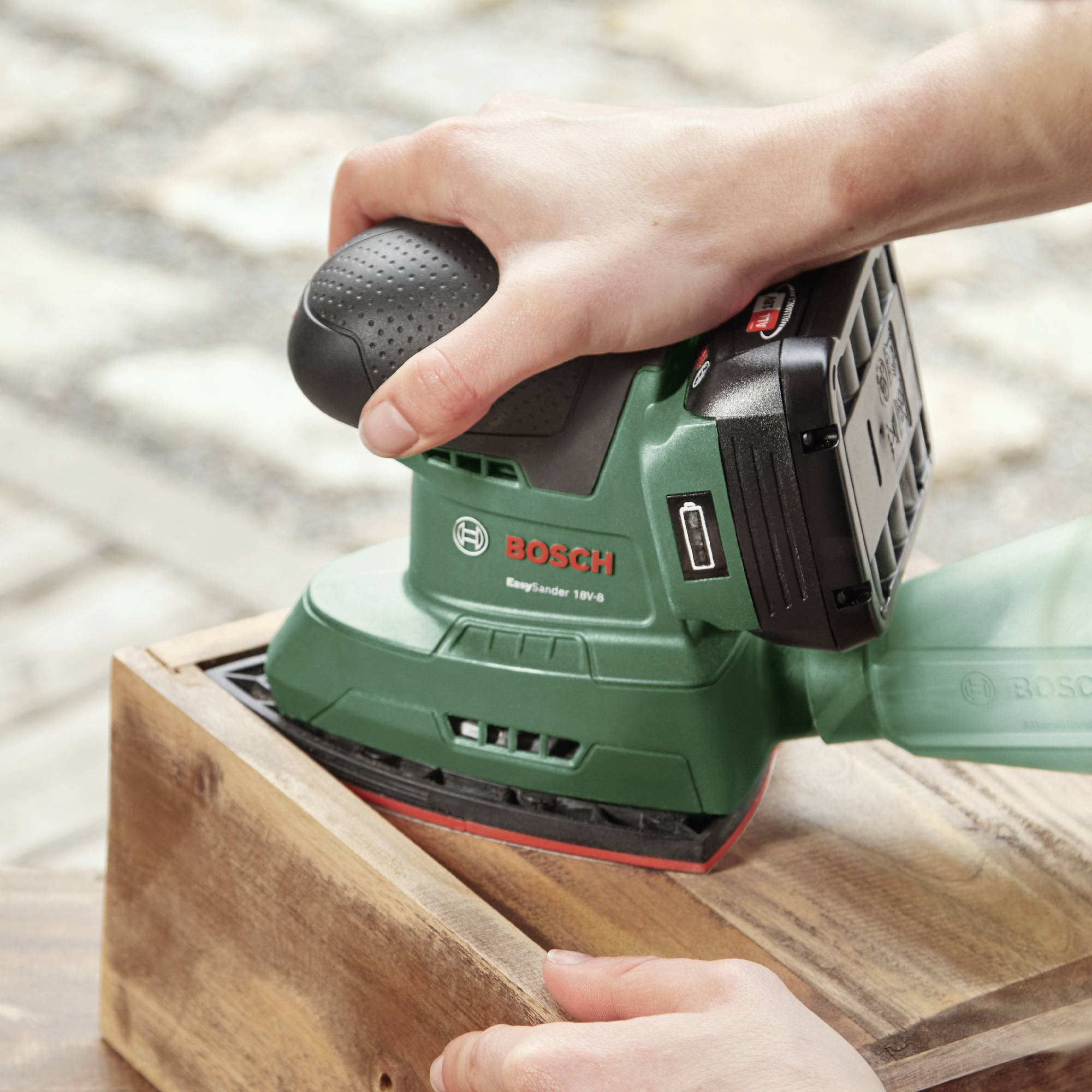Bosch Home and Garden EasySander 18V-8 06033E3000 Ексцентрикова шліфувальна машина без акумулятора 18 В 2,5 Аг Кількість акумулято