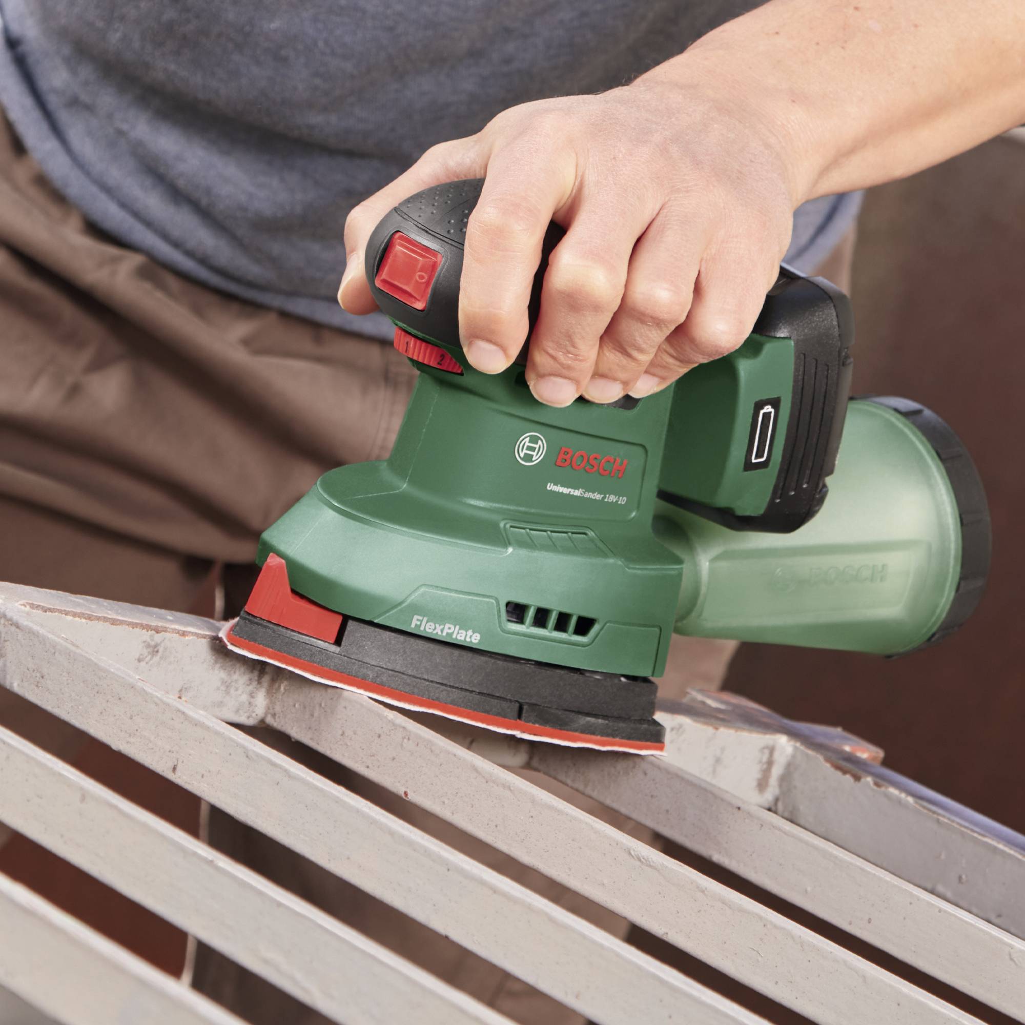 Ексцентрикова шліфувальна машина Bosch Home and Garden UniversalSander 18V-10 06033E3100