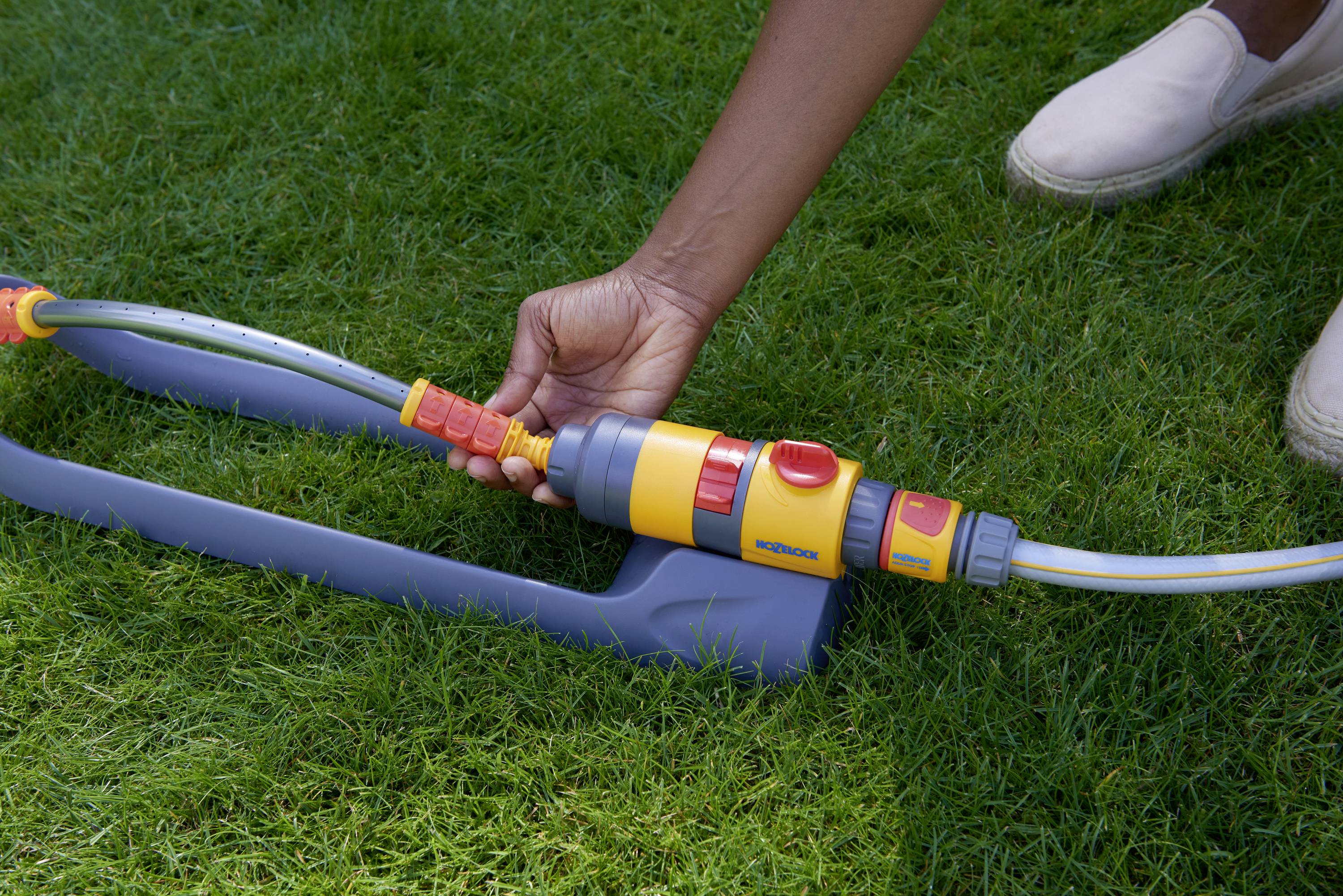 Осцилюючий зрошувач Hozelock AquaSave Pro 350 100-100-265 350 м² (макс.)