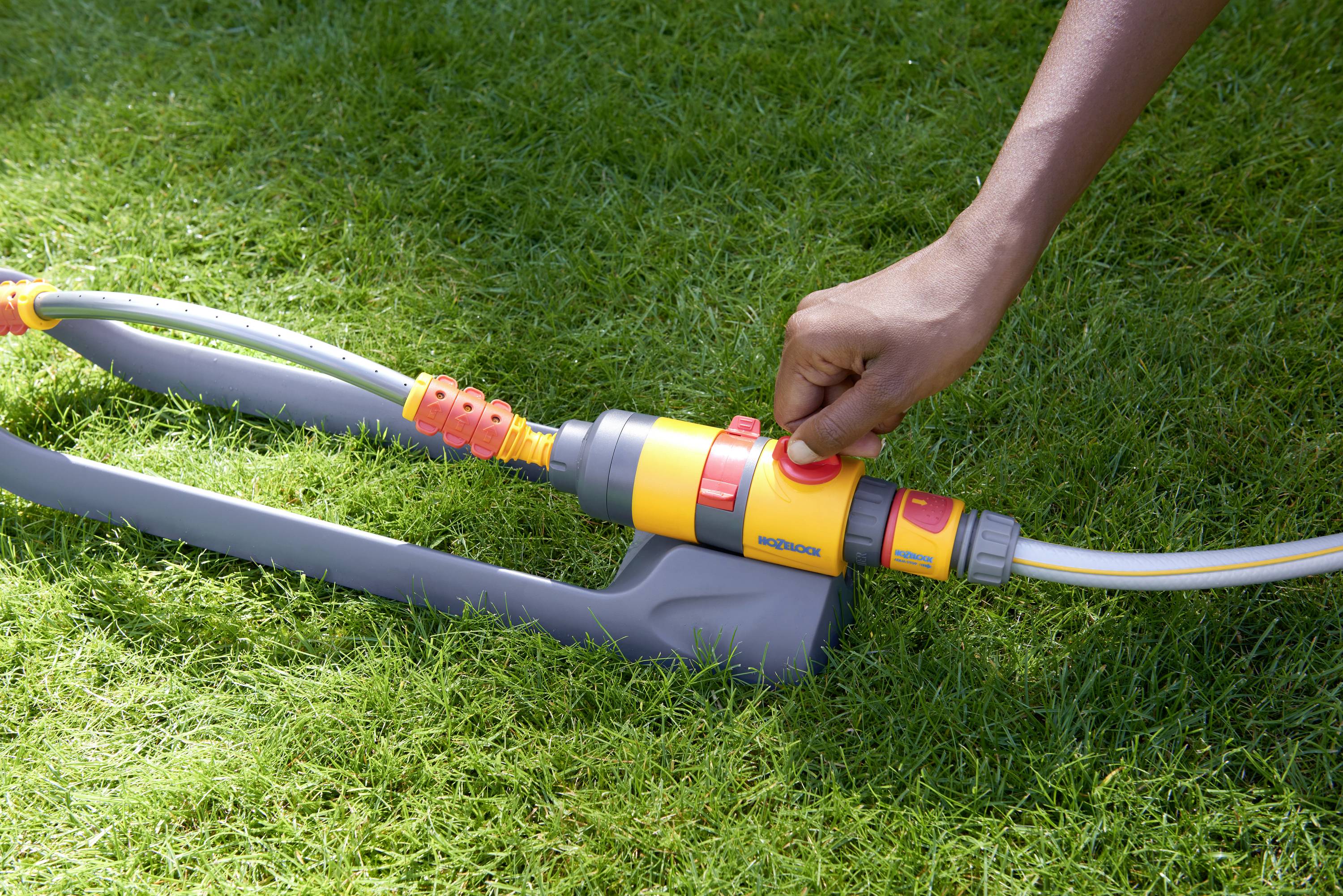 Осцилюючий зрошувач Hozelock AquaSave Pro 350 100-100-265 350 м² (макс.)