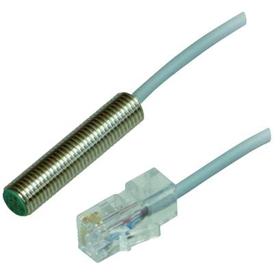 Cylindryczny metalowy złącz obok przezroczystego złącza RJ45 Ethernet.